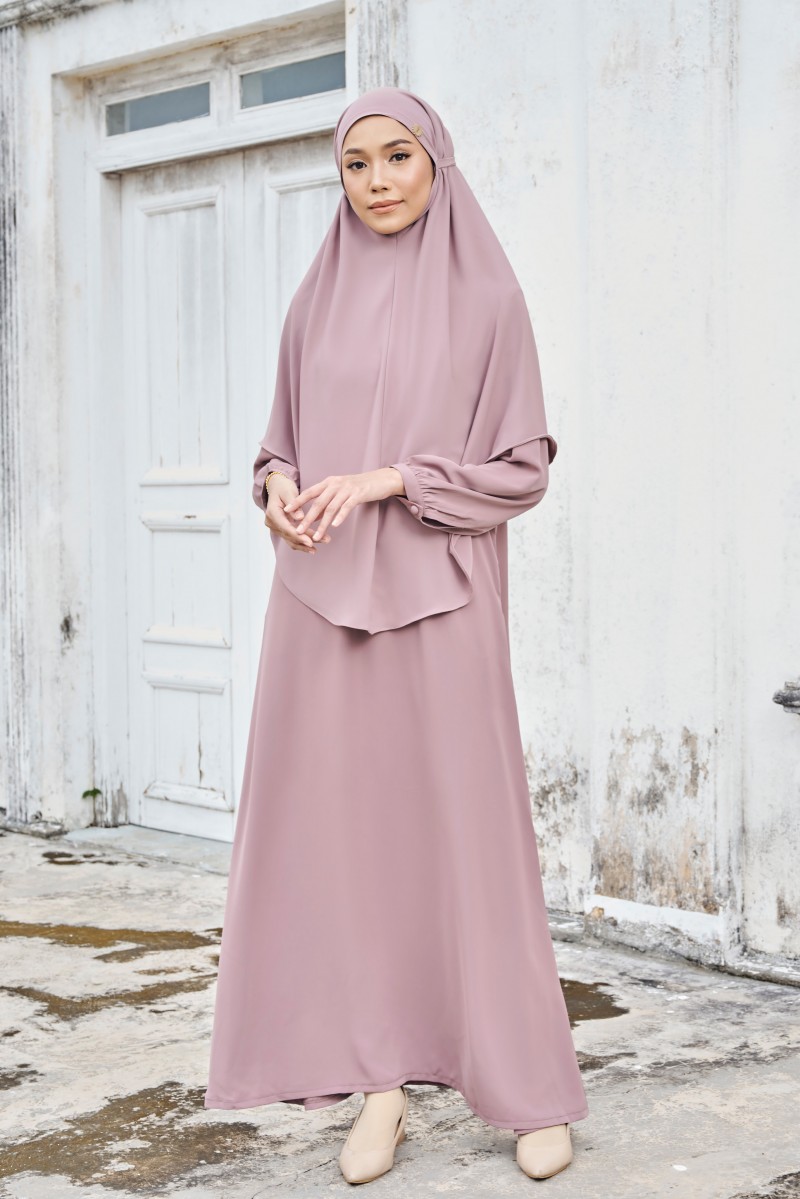 KHAWLA Jubah in Dusty Purple