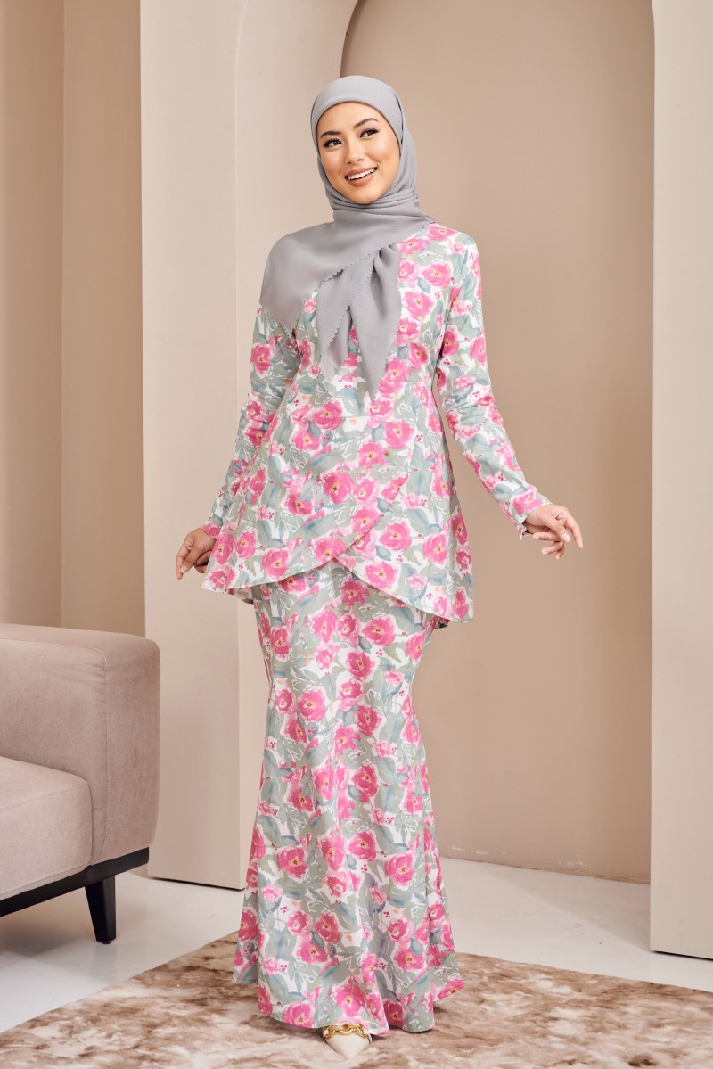 Souris Kurung in Roses