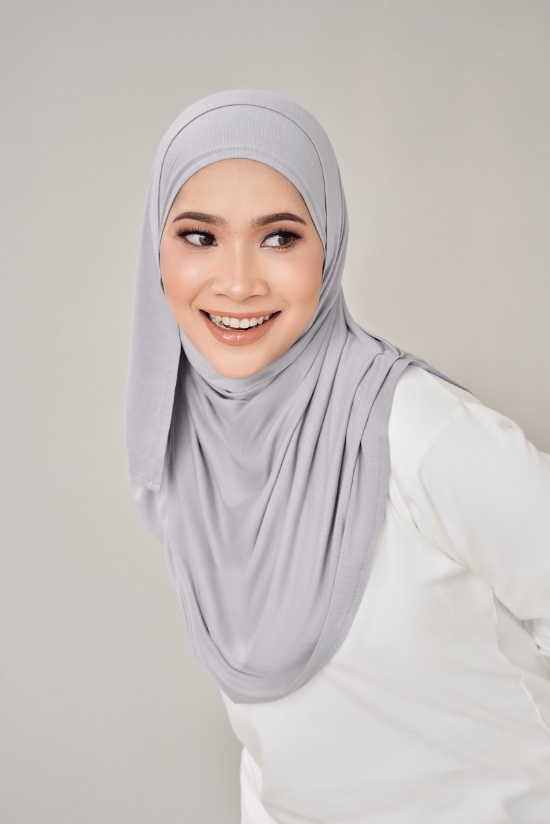 KATE Long Shawl in Soft Grey