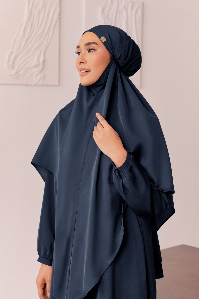 KHAWLA Khimar in Deep Blue