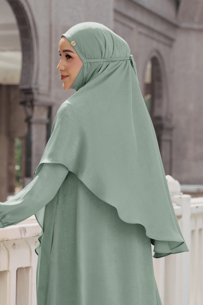 ZARIA Khimar in Dusty Green