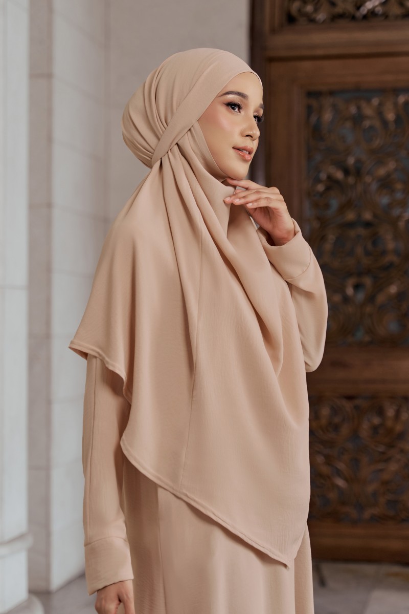 NEEMA Khimar in Dusty Peach