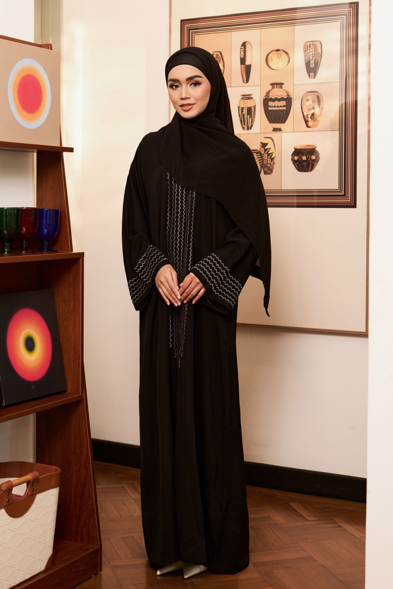 ELARA Jubah L1 in Black