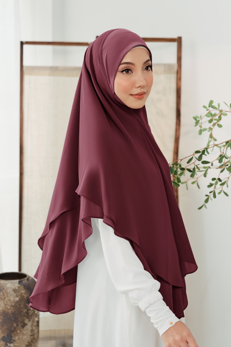 Nageena Khimar in Maroon