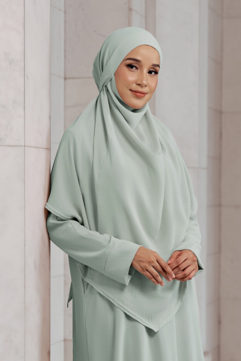 NEEMA Khimar in Soft Green