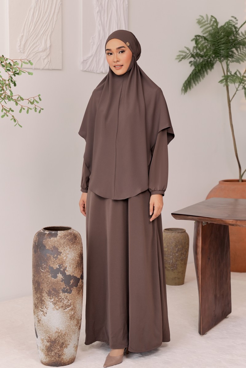 KHAWLA Set with Khimar in Dark Brown