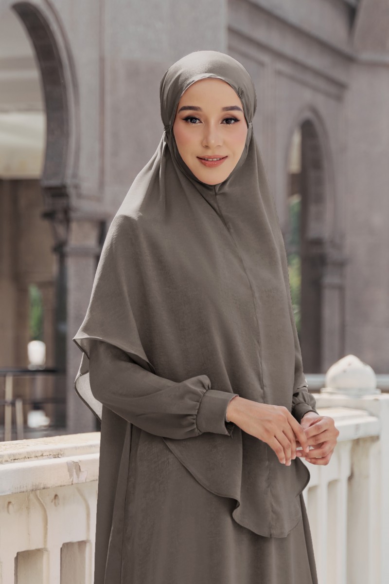 (AS-IS) ZARIA Khimar in Smokey