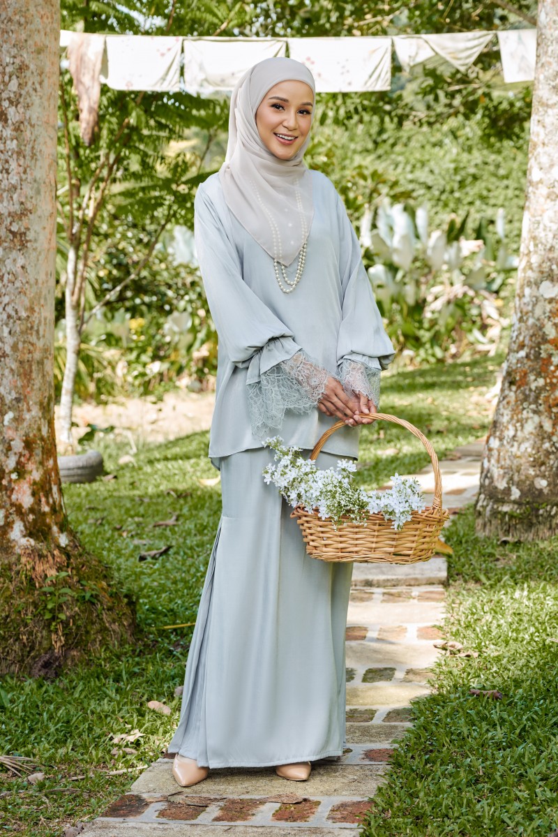 Qarisa Kurung in Cloudy Gray