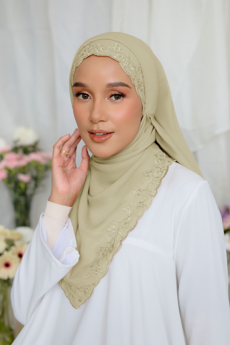 (AS-IS) Salma Bawal Sulam in Sand