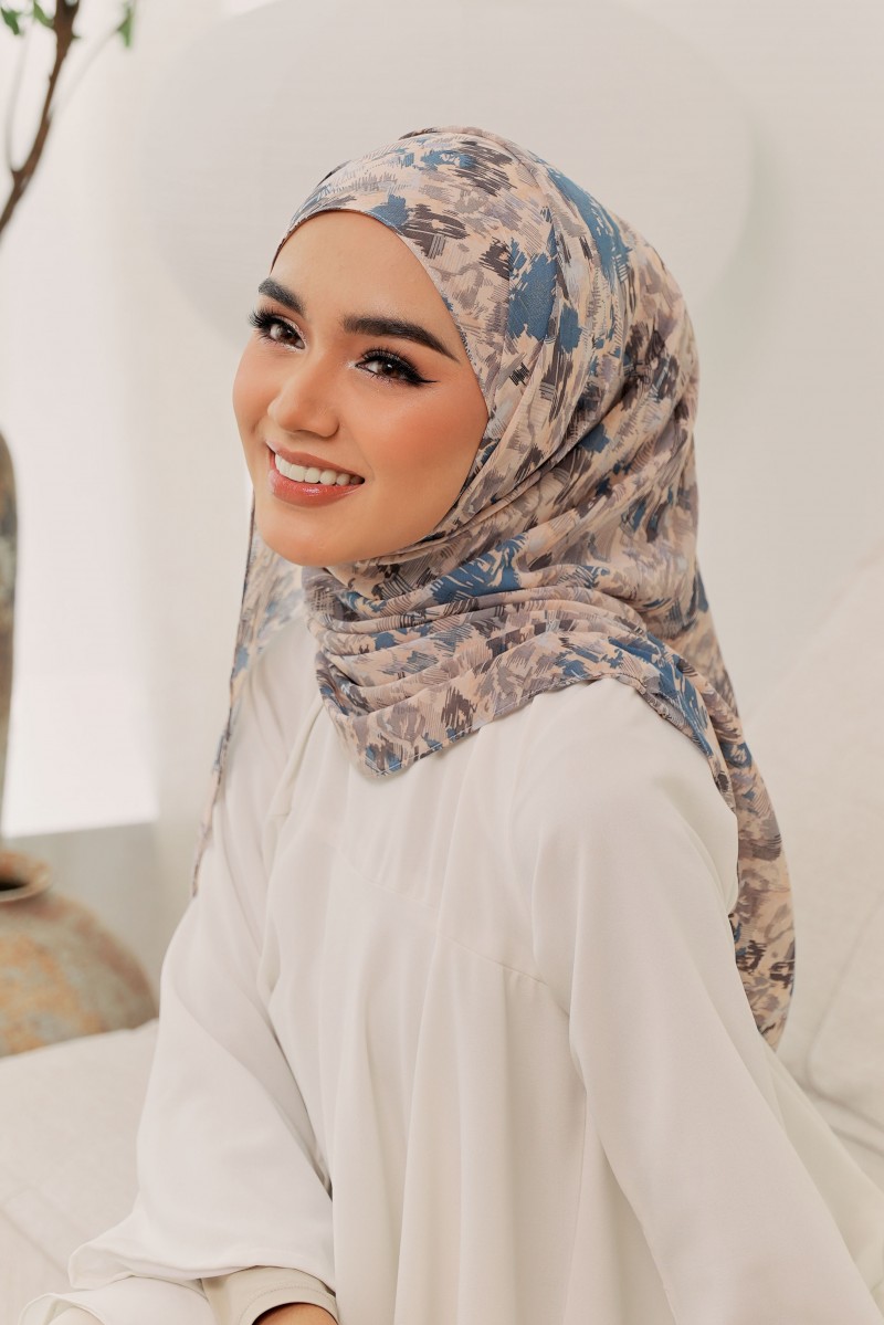 ADRA Shawl in Seinna