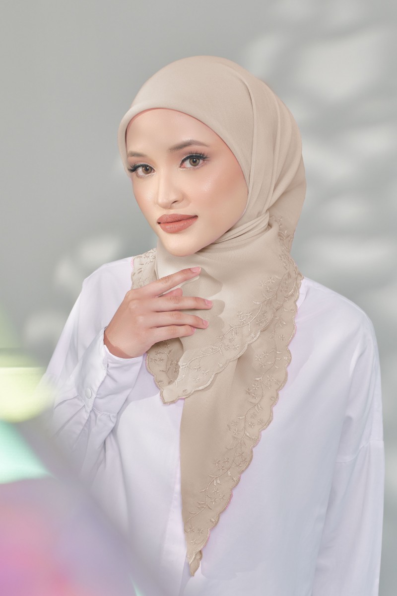 (AS-IS) Salma Bawal Sulam in Tan