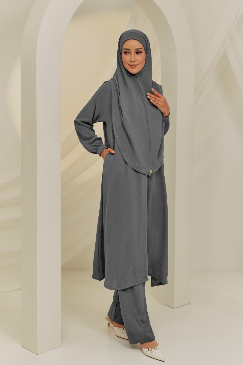 LANA Set in Dark Grey with Khimar