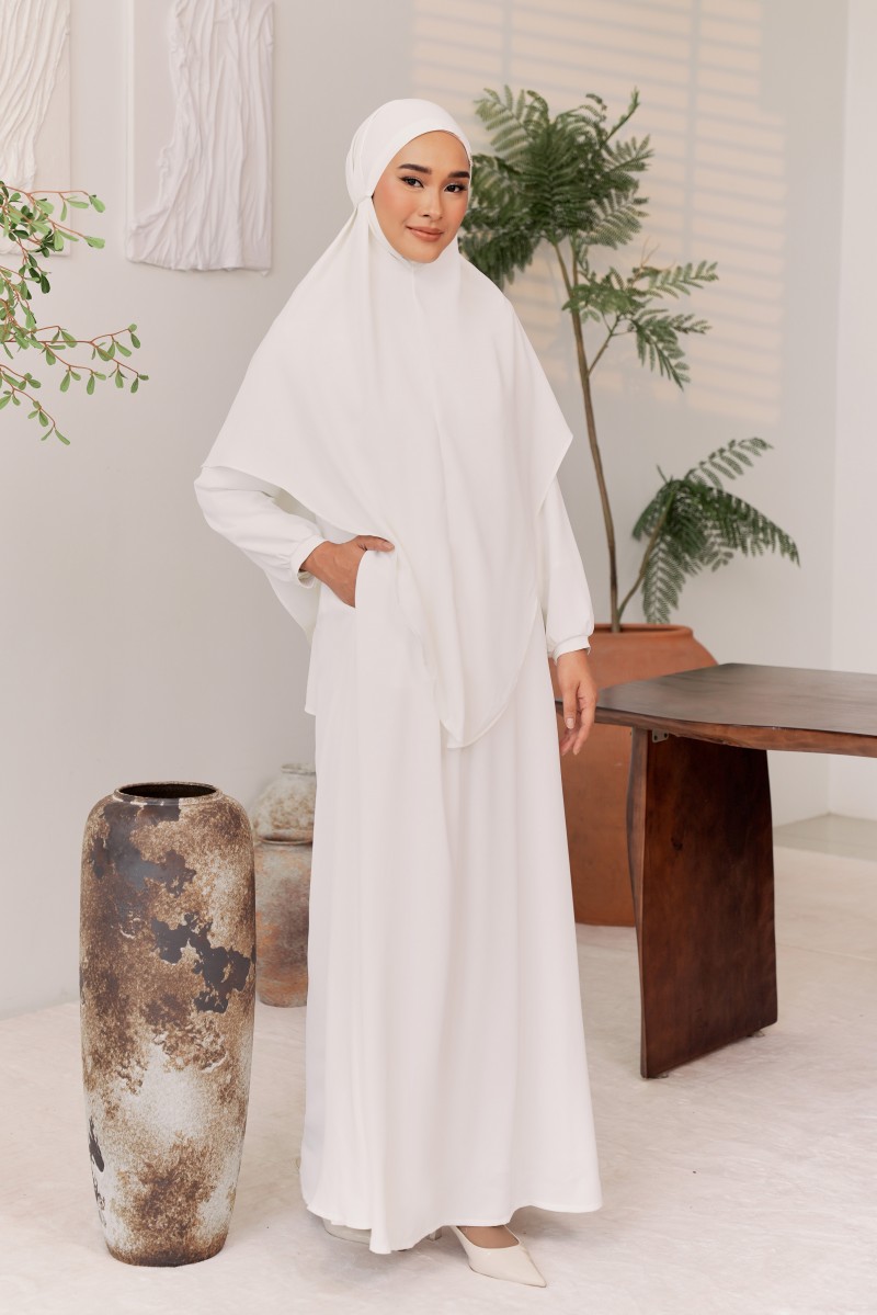 KHAWLA Set with Khimar in White