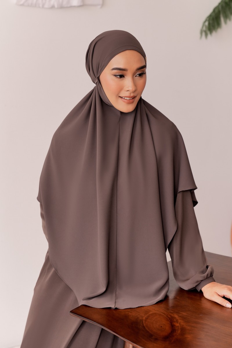 KHAWLA Khimar in Dark Brown